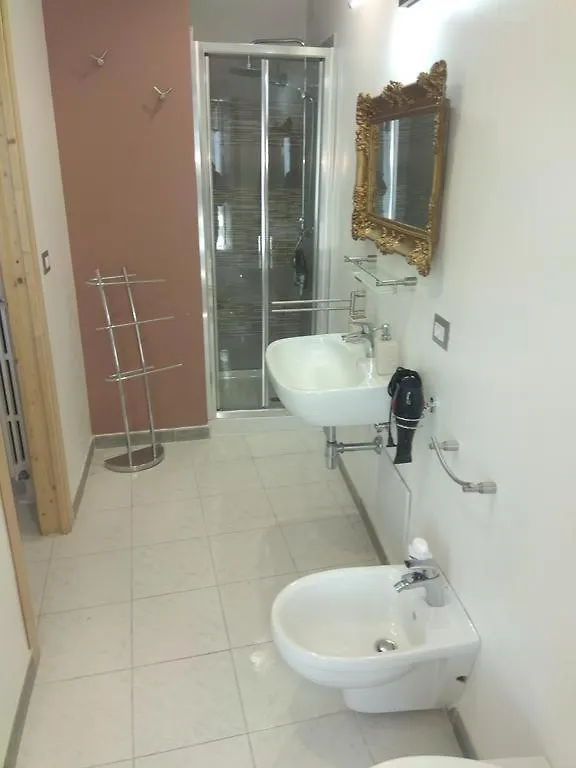 Apartamento Pedra House CTA 0*,